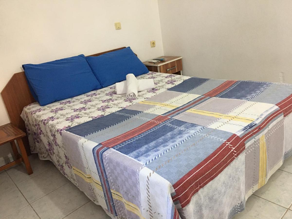 Keramos Pansiyon Finike Exterior foto