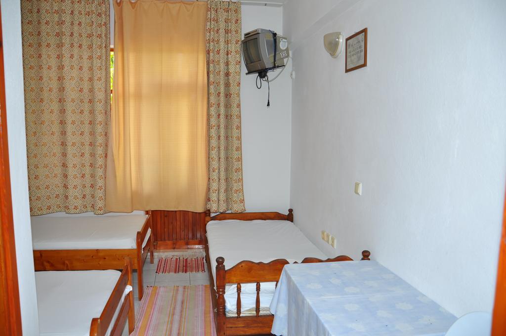 Keramos Pansiyon Finike Quarto foto